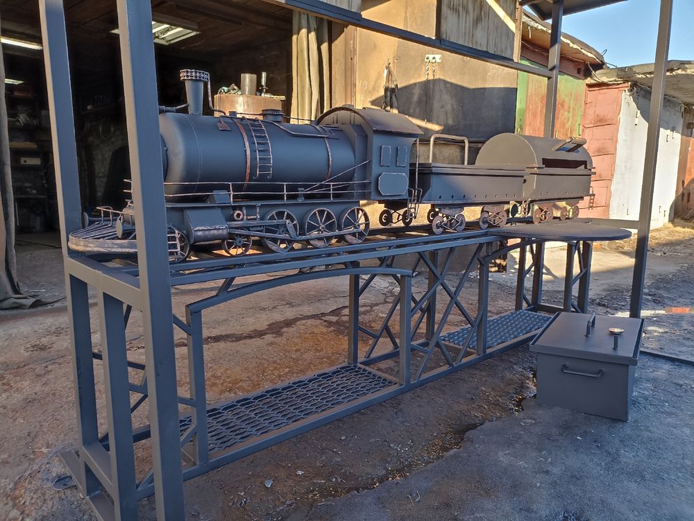 Паровозы-мангалы Шамиля Акимова с термоэмалью Церта